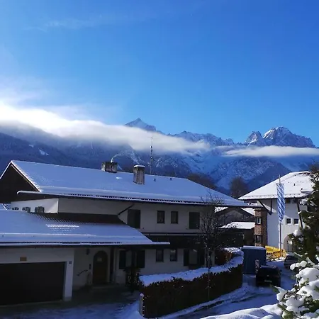 Yeti Lux - Family Garden Lodge Garmisch-Partenkirchen Exterior photo